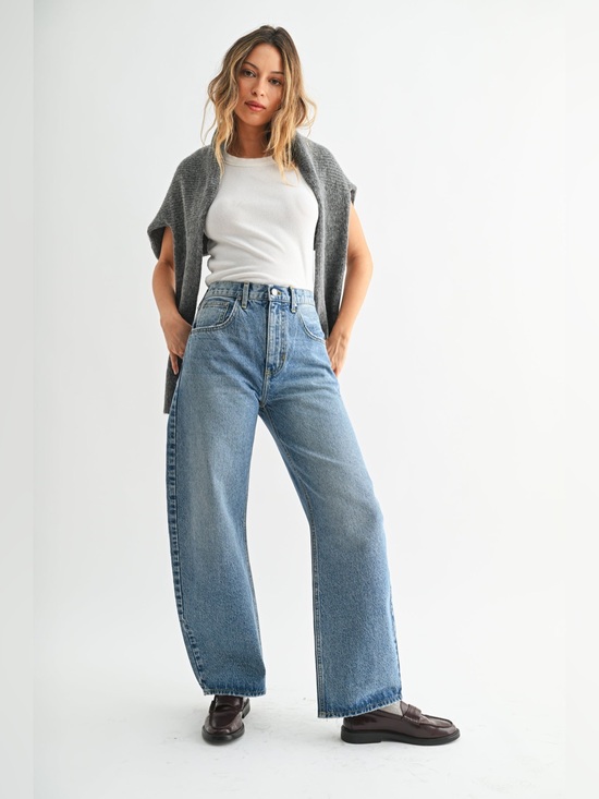 Just Black Denim - Just Black Classic Barrel Leg Jean - size 25 - NWT